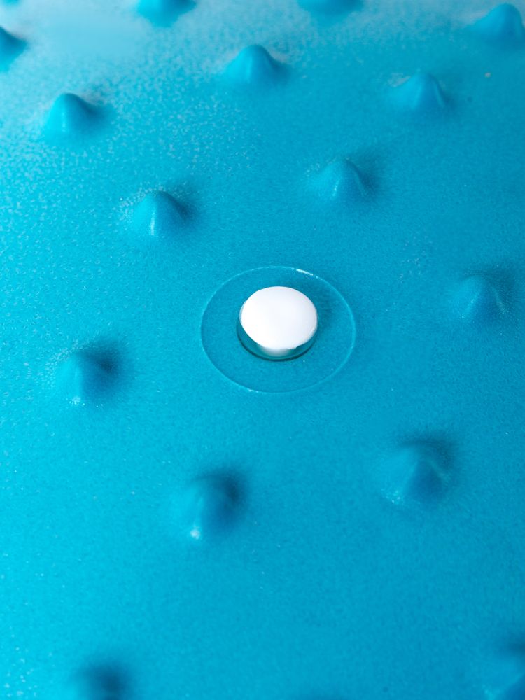 Гимнастический мяч массажный Atemi AGB-02-65 65см голубой Антивзрыв