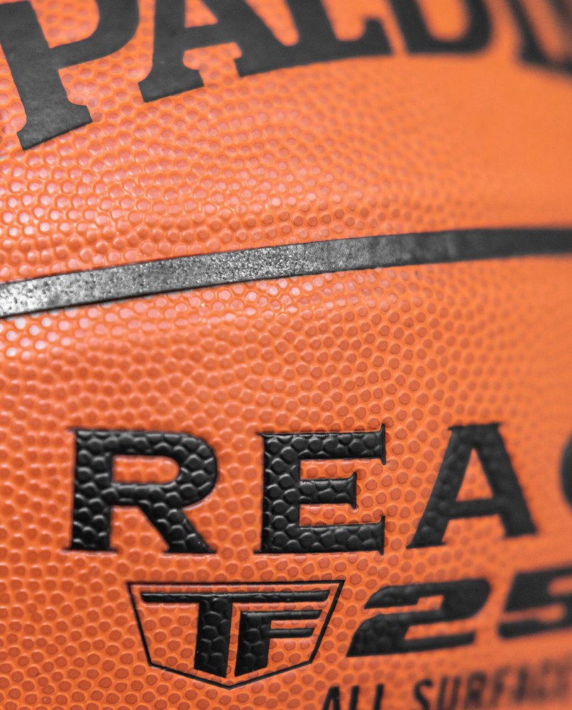 Мяч баскетбольный №6 Spalding React TF-250 - фото3