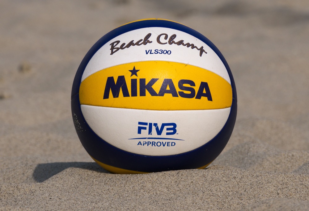 Мяч волейбольный №5 Mikasa VLS300 Beach Champ пляжный